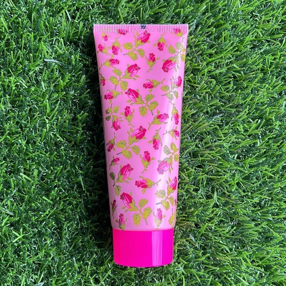 BETSEY JOHNSON Body Lotion 2.5 oz. - Picture 2 of 4